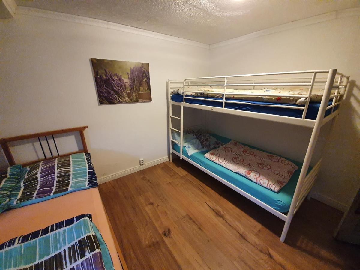 Dachgeschosswohnung In Neumuenster 2 Zimmer ภายนอก รูปภาพ