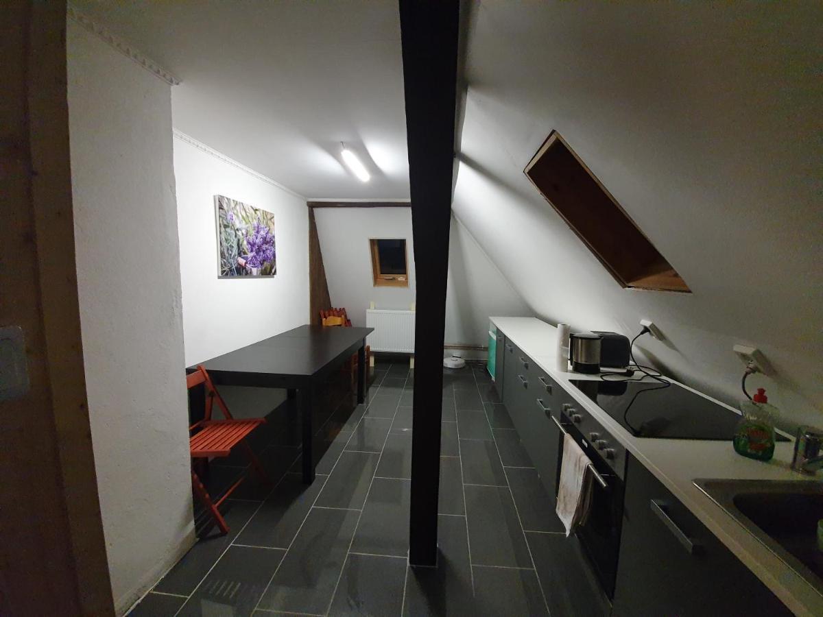 Dachgeschosswohnung In Neumuenster 2 Zimmer ภายนอก รูปภาพ